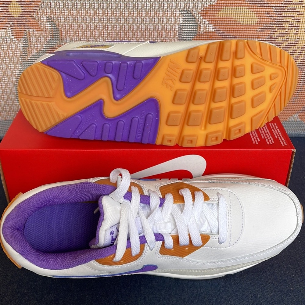 Nike Air Max 90 LTR
Big Kids' Shoes
White/Phantom/Citron Tint/ Action Grape - Picture 7 of 16